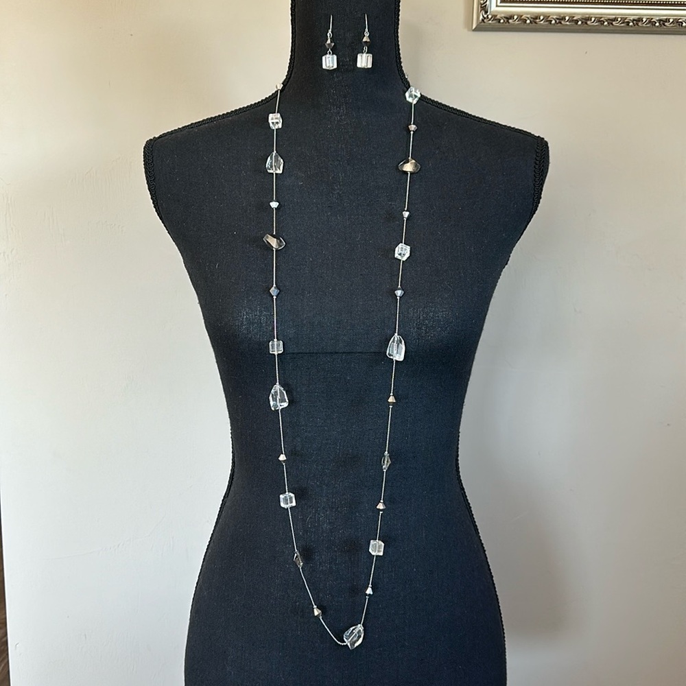Premier Designs necklace and earrings